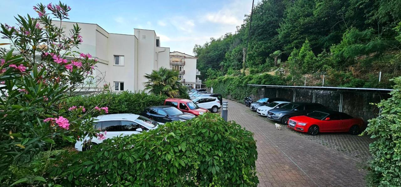 Boutique Hotel Acacia Lovran Exterior foto